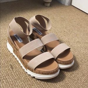 New Never Worn Steve Madden Brandi Sandal